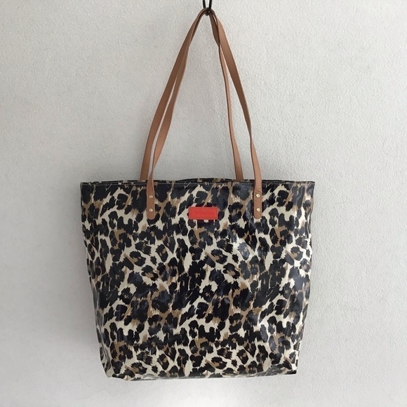 Bath & Body Works leopard print cosmetics tote. - Picture 1 of 16